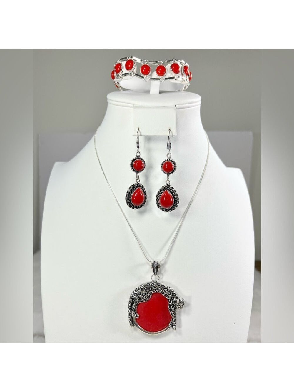 Coral 925 Synthetic Gemstone Pendant Bracelet & Earrings Set